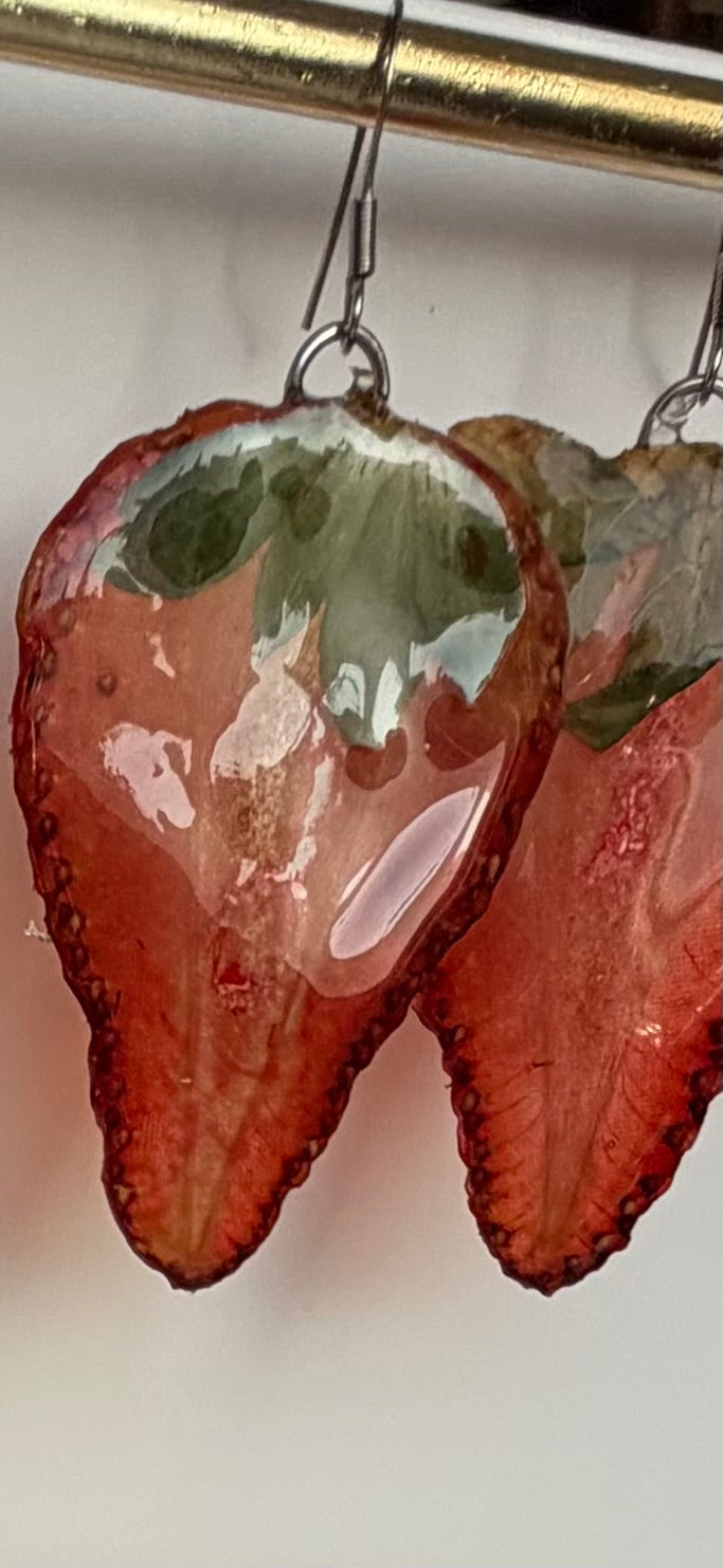 (Merch) Strawberry earrings
